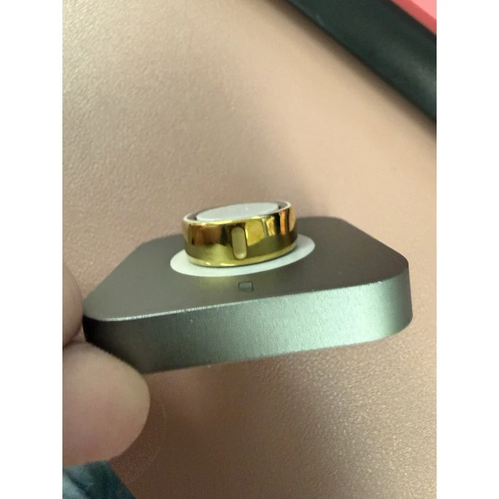 Oura Ring 4 Gold Size 6 Smart Ring w Charger Worn Once